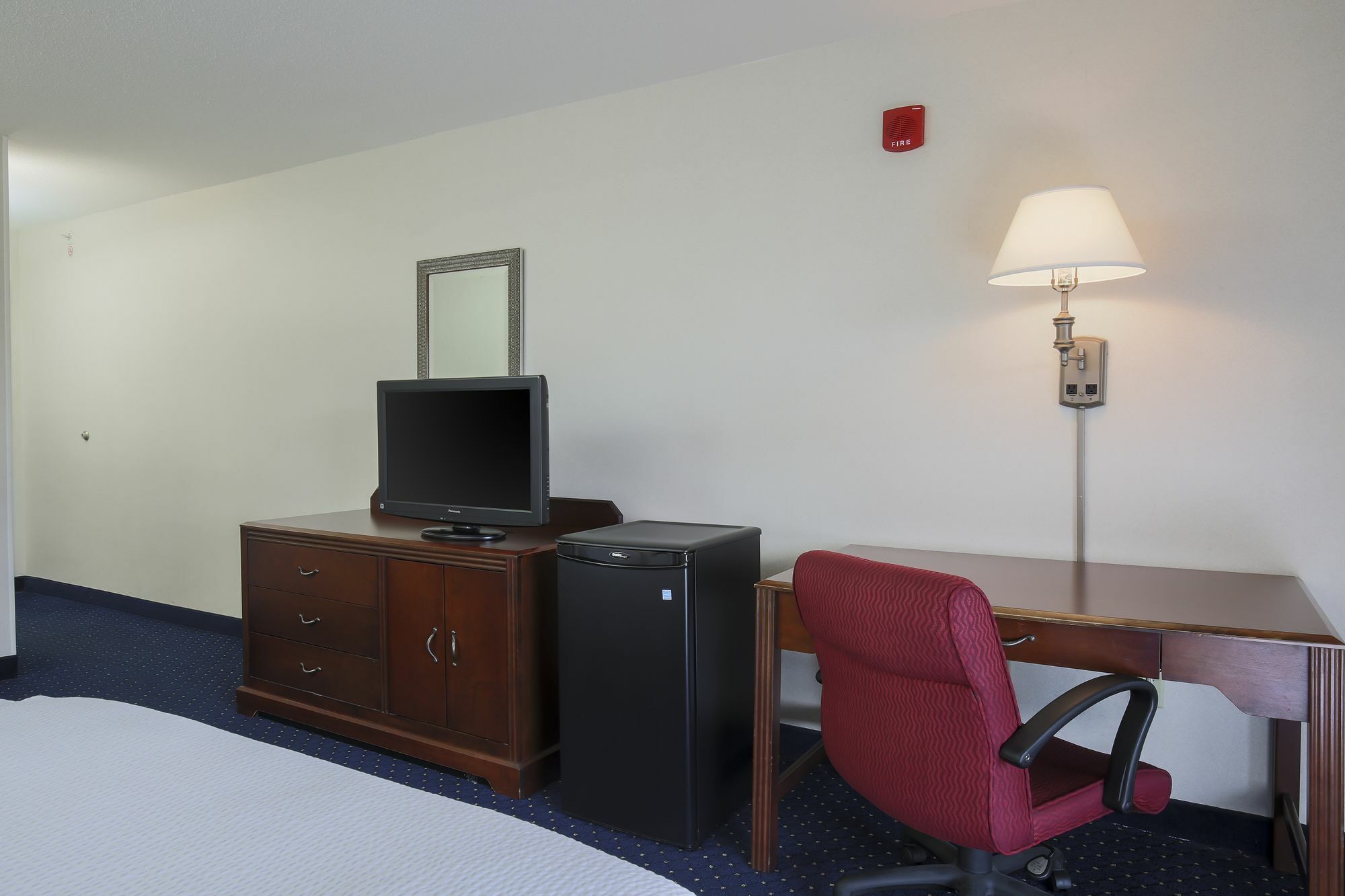 Courtyard By Marriott Topeka Exterior photo